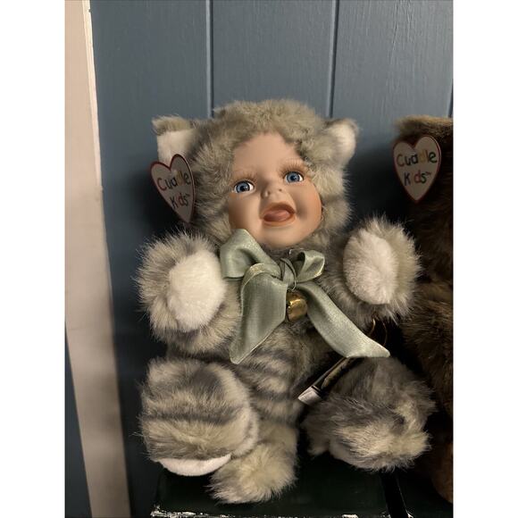 Geppeddo Cuddle Kids Baby Cat Elephant Anthropomorphic Porcelain Face Plush Doll - Picture 4 of 8